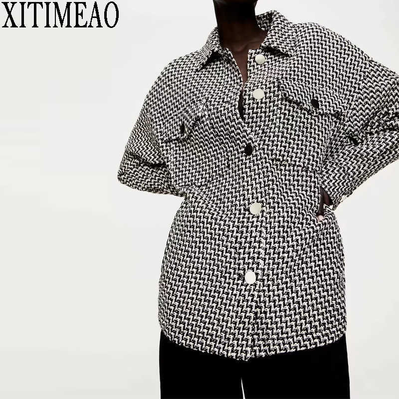 ZA Women Fashion Oversized Checked Woolen Plaid Jacket Coat Vintage Pocket Female Outerwear Chic Tops XITIMEAO 210602, As picture
ZA Women Fashion Oversized Checked Woolen Plaid Jacket Coat Vintage Pocket Female Outerwear Chic Tops XITIMEAO 210602, As picture