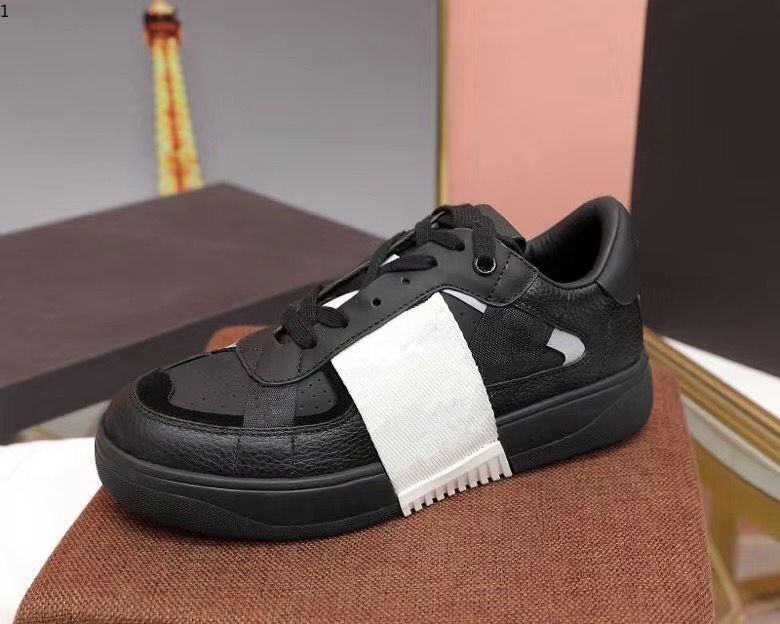 2021Triple S Dad Shoes Fashion Sneakers Quality Triple-S Zapatos Clear Sole Men Women Casual mkjl002
2021Triple S Dad Shoes Fashion Sneakers Quality Triple-S Zapatos Clear Sole Men Women Casual mkjl002