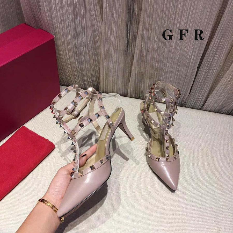 Ladies Heels Shoe Slide Rivet with Thick Heel Shoes Slipper Cowhide Upper and Sheepskin Lining Luxurys Designer High Heels Sandals Height 6., Black
Ladies Heels Shoe Slide Rivet with Thick Heel Shoes Slipper Cowhide Upper and Sheepskin Lining Luxurys Designer High Heels Sandals Height 6., Black