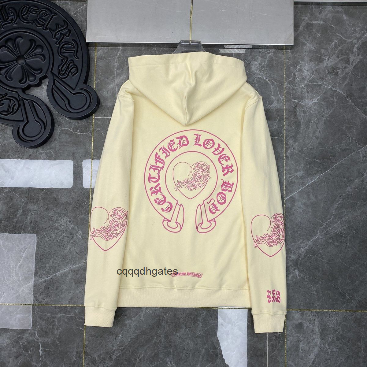 new outlet hearts//chrome Crowe horseshoe cross joint cooperation Hoodie for men and women, Creamy-white
new outlet hearts//chrome Crowe horseshoe cross joint cooperation Hoodie for men and women, Creamy-white