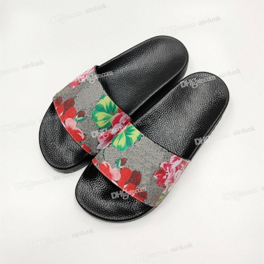 Classical Men slides Women Sandals Shoes Slippers Pearl Snake Print Slide 2021 fashion Summer Wide Flat Lady Sandal Slipper Dust Bag 35-46, 18
Classical Men slides Women Sandals Shoes Slippers Pearl Snake Print Slide 2021 fashion Summer Wide Flat Lady Sandal Slipper Dust Bag 35-46, 18