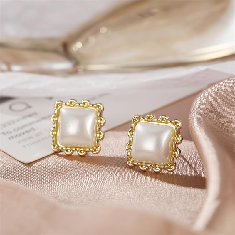 Stud Korean Elegant Pearl Earrings For Women Geometric Square Love Heart Earring 2021 Party Jewelry Gifts
Stud Korean Elegant Pearl Earrings For Women Geometric Square Love Heart Earring 2021 Party Jewelry Gifts
