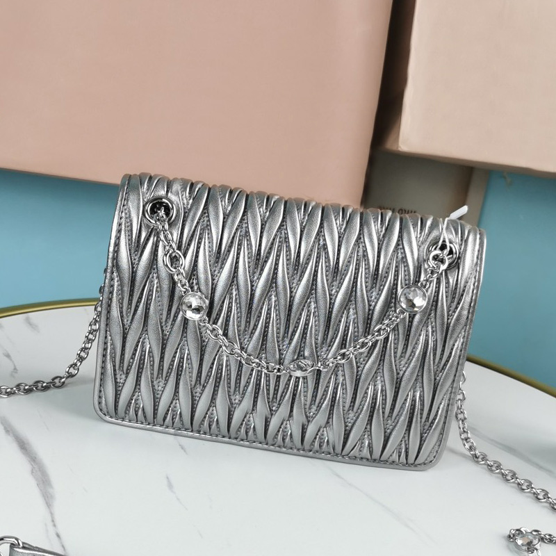 Wrinkles Shoulder Bag Crossbody Bags Top Quality Imitation Crystal Soft Sheepskin Flap Magnetic Buckle With Box
Wrinkles Shoulder Bag Crossbody Bags Top Quality Imitation Crystal Soft Sheepskin Flap Magnetic Buckle With Box