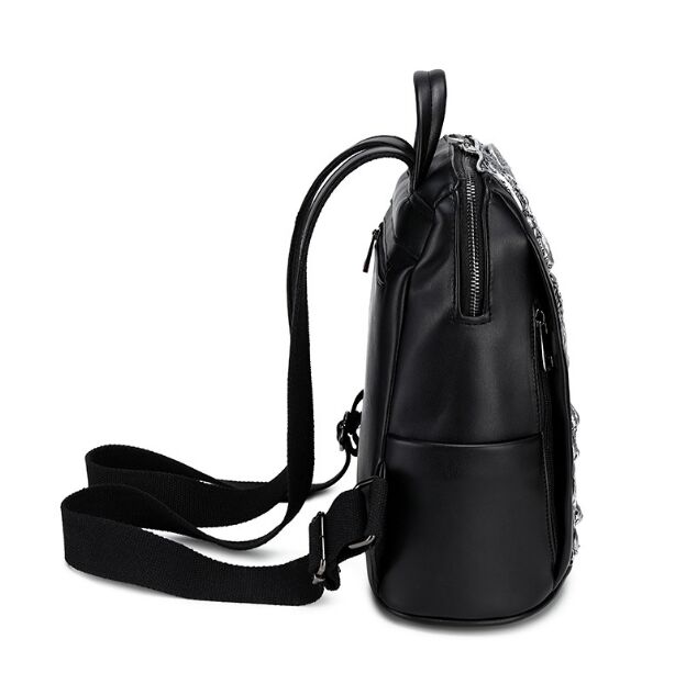 women men Backpack bags 3D Embossed Pug Dog mochila Originality Girls Cool Schoolbag rivet personality Laptop computer bag