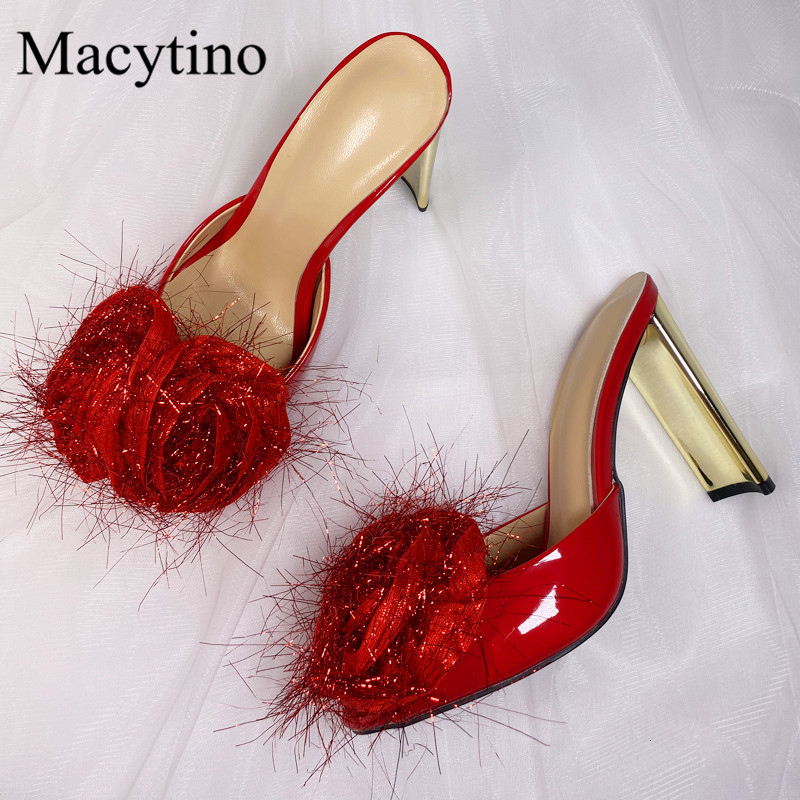 Slippers Strange heel rose flower decoration round head ladies high heels gold red summer party slippers QI46
Slippers Strange heel rose flower decoration round head ladies high heels gold red summer party slippers QI46
