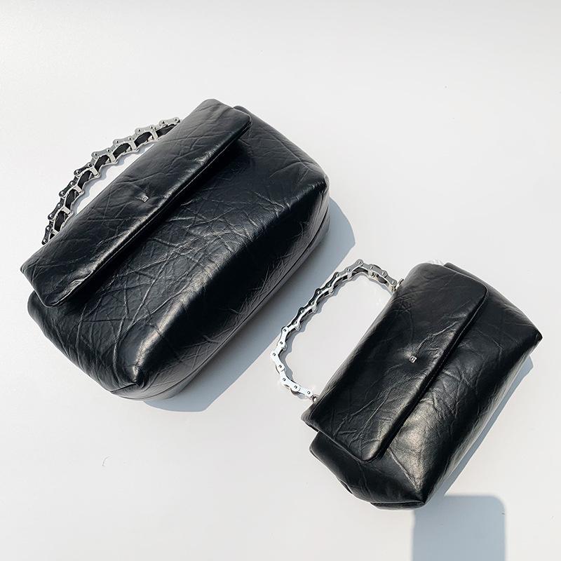 Duffel Bags 2021 High Quality Classic Letter Luxury Designer Brand Fashion Calf Leather Custom Menger Bag Women A2, 18cm
Duffel Bags 2021 High Quality Classic Letter Luxury Designer Brand Fashion Calf Leather Custom Menger Bag Women A2, 18cm