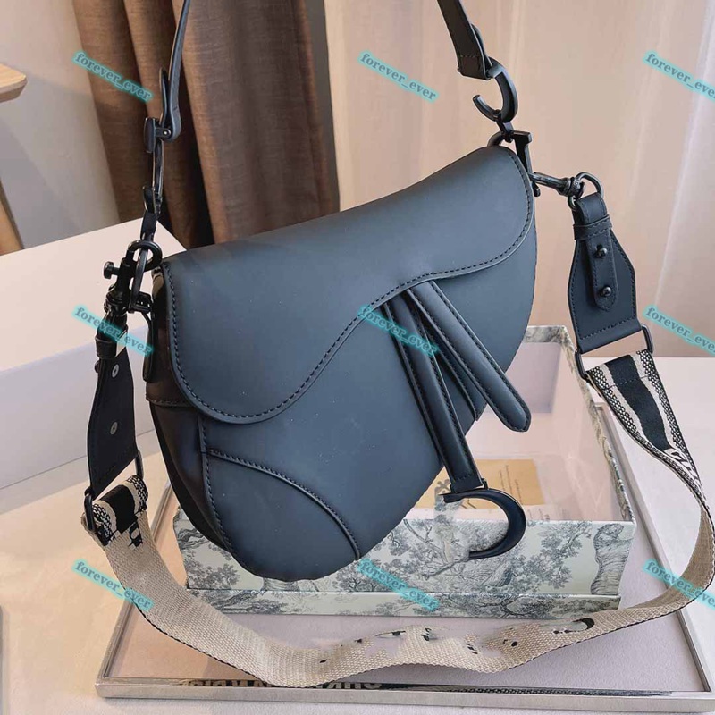 Fashion Handbag Saddle Top quality Genuine Leather With strap Purse Metal pendant Shoulder bags women Crossbody bag Cowhide handbags, Black
Fashion Handbag Saddle Top quality Genuine Leather With strap Purse Metal pendant Shoulder bags women Crossbody bag Cowhide handbags, Black