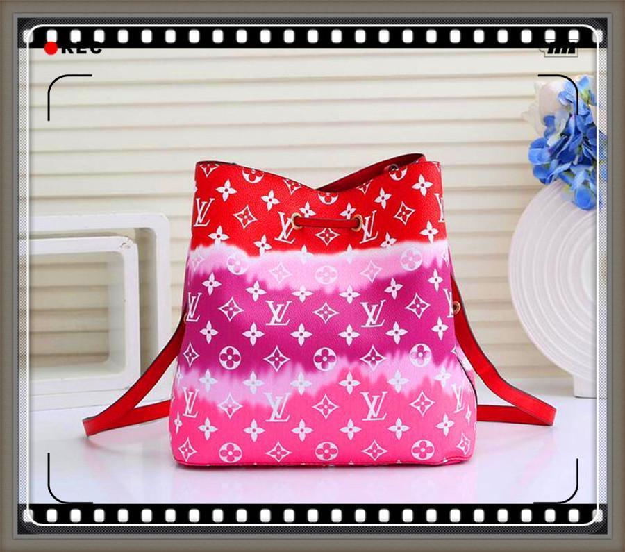 1-155 LV LOUIS 1 VITTON Womens messenger bag Fashion luxurys bags designers mens Shoulder Totes purse handbags crossbody bac, Red;black
1-155 LV LOUIS 1 VITTON Womens messenger bag Fashion luxurys bags designers mens Shoulder Totes purse handbags crossbody bac, Red;black