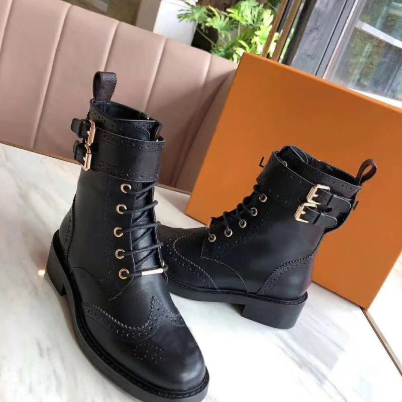 2021 Real Leather Martin Wool boots Warm Designer Boots for women motorcycle boot martin boot Top Quality with box 1, Black
2021 Real Leather Martin Wool boots Warm Designer Boots for women motorcycle boot martin boot Top Quality with box 1, Black