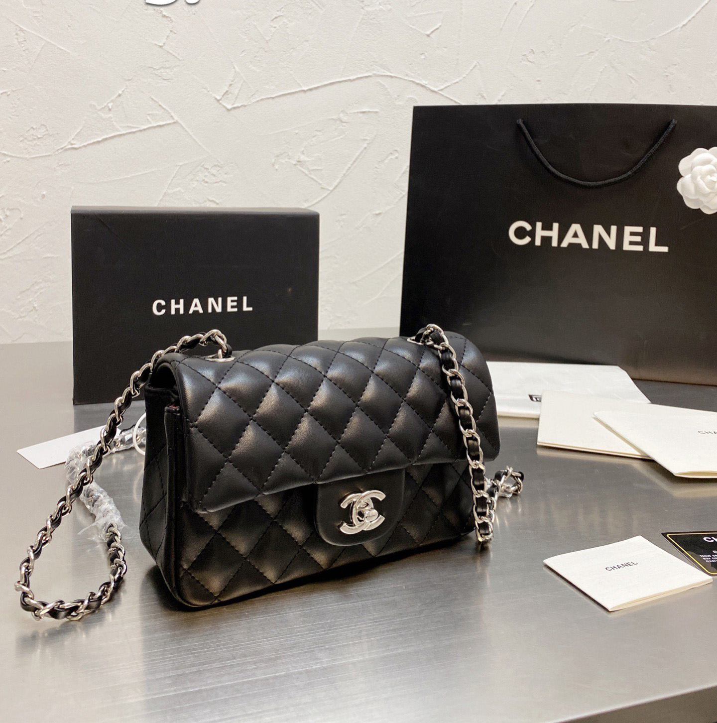 Designer Bags Handbag Totes Shoulder Cross Body Women High Quality Classic Square Sheepskin Chains V Diamond Lattice bag 20cm ,7 colours, Dust bag
Designer Bags Handbag Totes Shoulder Cross Body Women High Quality Classic Square Sheepskin Chains V Diamond Lattice bag 20cm ,7 colours, Dust bag