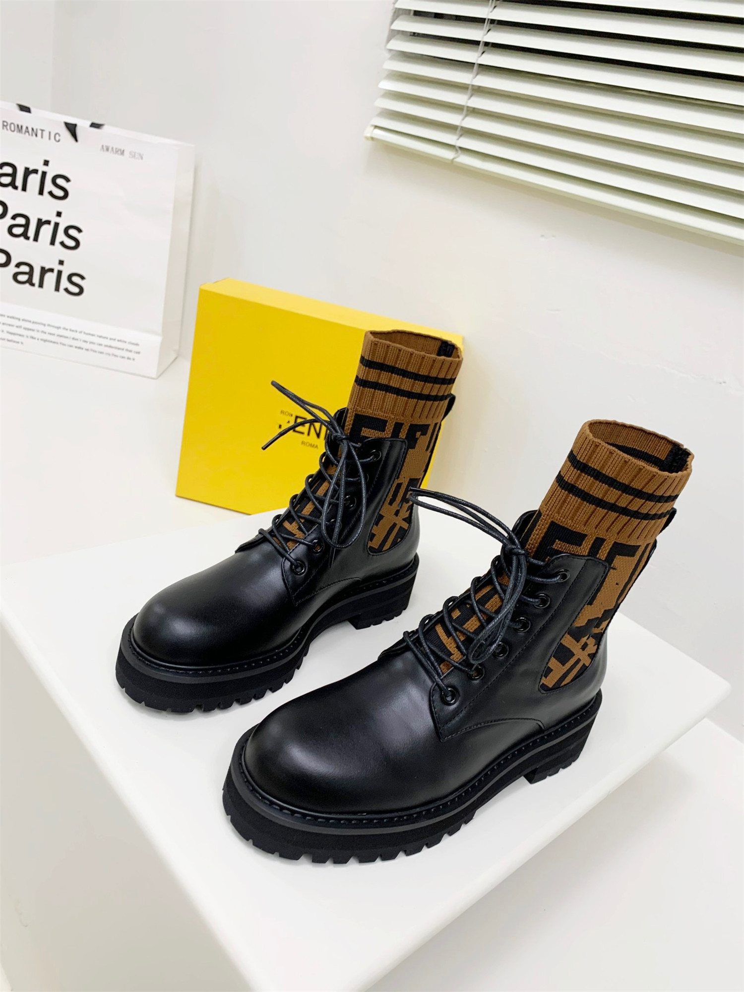2022 Boots For Women Italy Heels Winter Platform Cowboy Youth 2021 Luxury Sandals Rubber 1 Inch To Wear With Dress Plus Size Loafers, Box
2022 Boots For Women Italy Heels Winter Platform Cowboy Youth 2021 Luxury Sandals Rubber 1 Inch To Wear With Dress Plus Size Loafers, Box