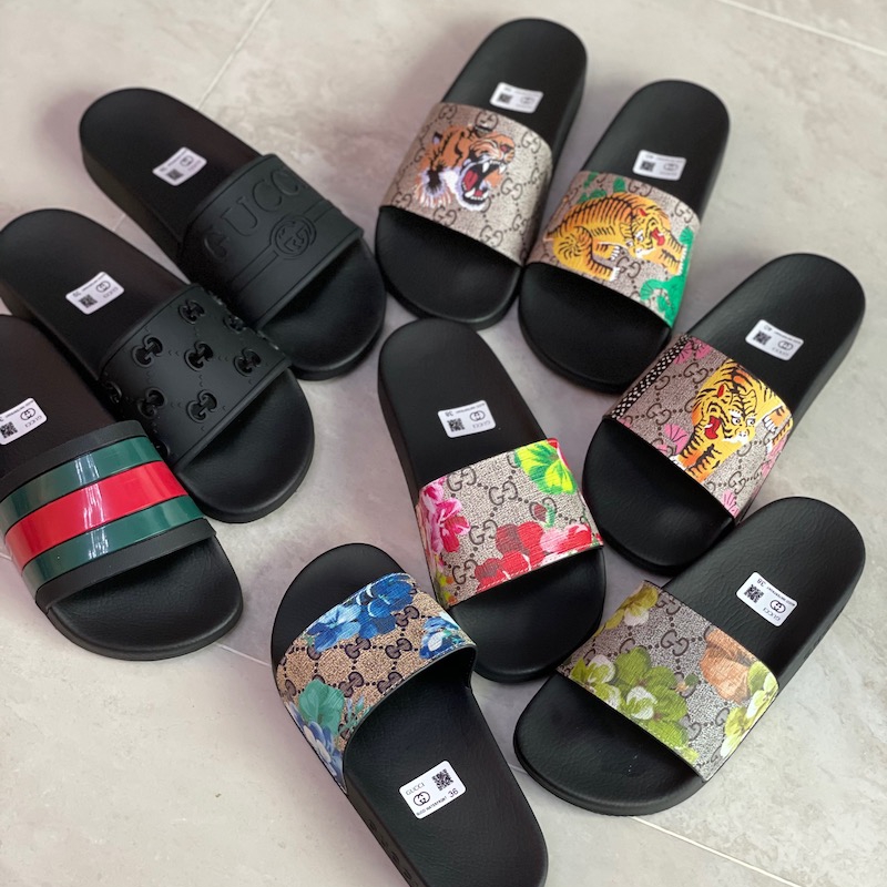 Men rubber slides slippers designer flip flops women sandal Tiger Floral brocade flat slipper striped Bee original sandals Summer Beach Slippers With Box, With receipt+dust bags + card + box
Men rubber slides slippers designer flip flops women sandal Tiger Floral brocade flat slipper striped Bee original sandals Summer Beach Slippers With Box, With receipt+dust bags + card + box