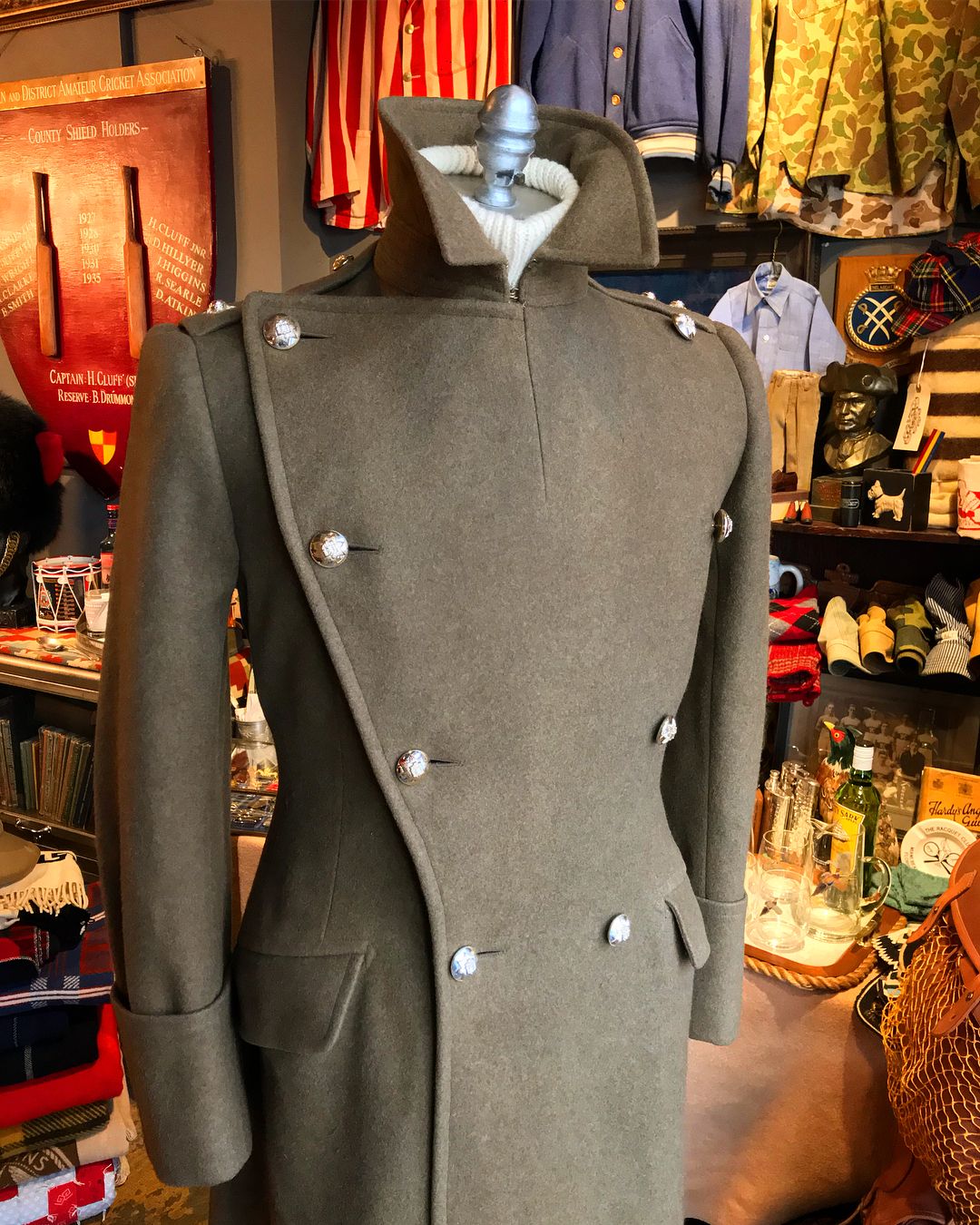 Vintage Mens Designer Suits One-piece Wool Blend Peaked Lapel Groom Tuxedos Customized Made jacket Business Men Suits