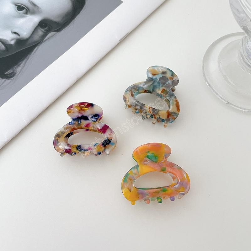 Length 4.5 CM Girls Colorful Hollow Out Hair Clamps Mini Size Claw Clips Korean Women Scrunchies Ponytail Shower Hairpins Hair Accessories 6 Color