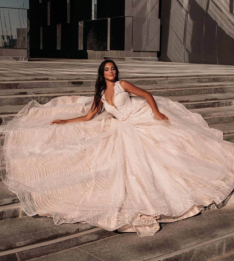 2021 A Line Wedding Dresses Plus Size Bridal Gowns V Neck Sleeveless Lace Appliques Vestios De Novia