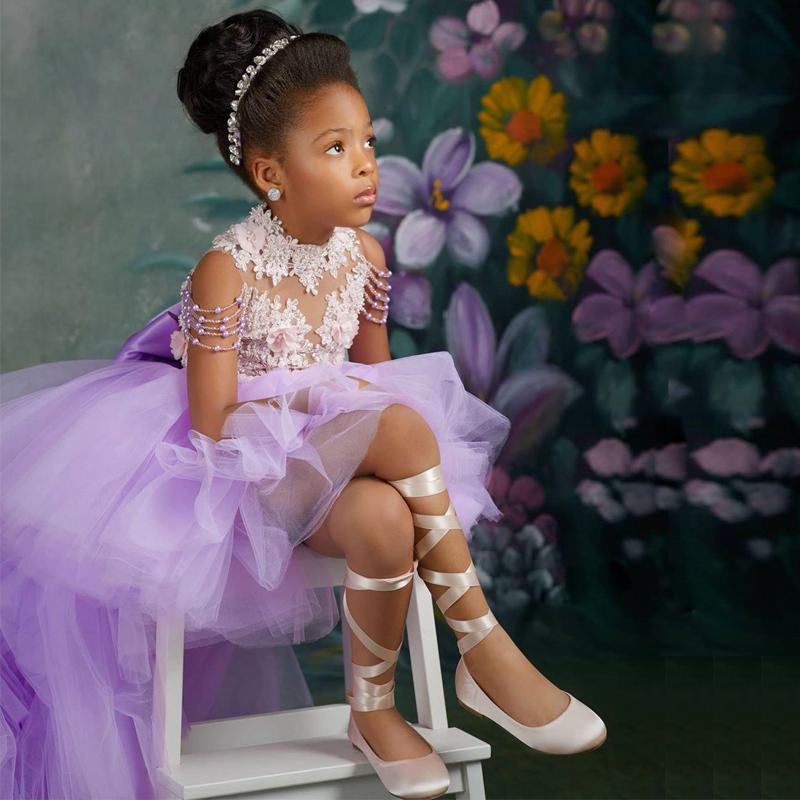2021 Lilac Purple Flower Girl Dresses High Neck Hi Lo Lace Appliques Beads Bow Kids Girls Pageant Dress Tiered Sweep Train Birthday Gowns