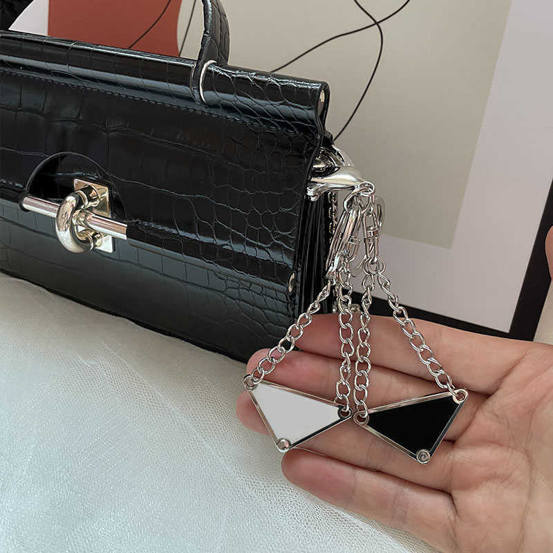 Fashion Inverted Triangle Black and White Steel Seal Key Chain For Women With Simple Geometric Key Tag Key Chain R250728