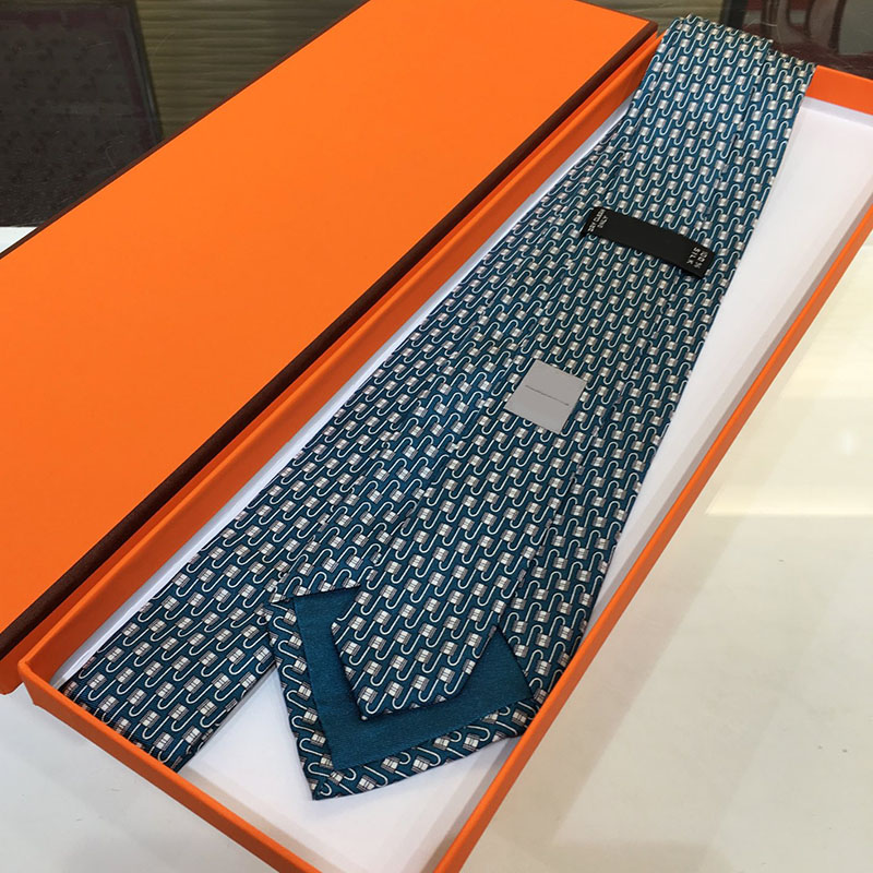 Men Necktie Design Mens Ties Fashion Neck Tie Lock Chain Printed Luxurys Designers Business Cravate Neckwear Corbata Cravattino
Men Necktie Design Mens Ties Fashion Neck Tie Lock Chain Printed Luxurys Designers Business Cravate Neckwear Corbata Cravattino