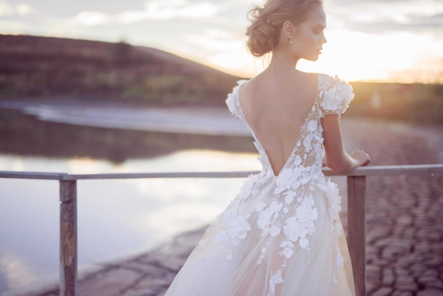 Romantic Flower Open Back Boho Wedding Dress Sexy Backless Long Train Beach Bridal Gowns 3D Floral Appliques Cape Sleeve Bride Dresses Sheer Deep V Ne