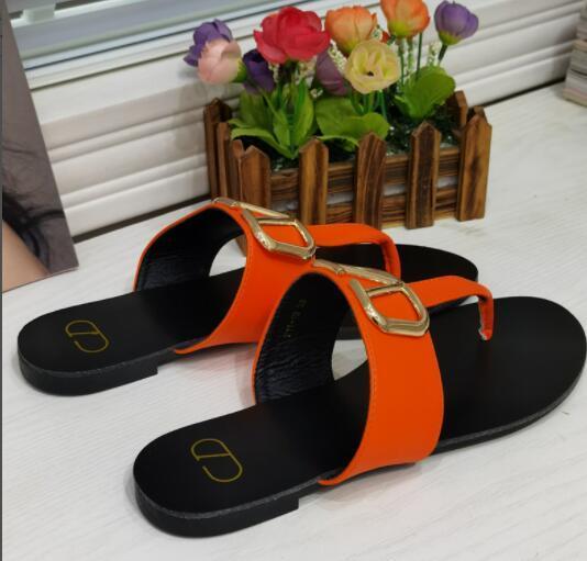 2021 Designer woman Slippers V slipper Gear bottoms Flip Flops women luxury sandals fashion causal shoes size 35-42, Black
2021 Designer woman Slippers V slipper Gear bottoms Flip Flops women luxury sandals fashion causal shoes size 35-42, Black
