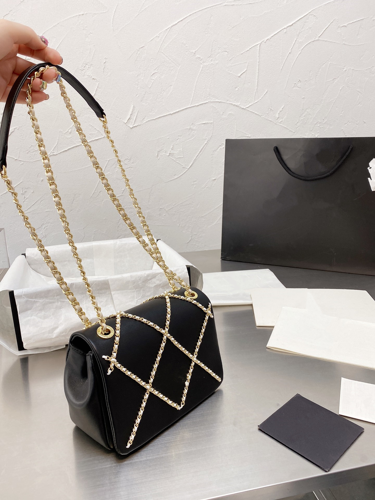 High quality leather shoulder bag rhombus fashion color hit metal women's chain bages messenger bags
High quality leather shoulder bag rhombus fashion color hit metal women's chain bages messenger bags