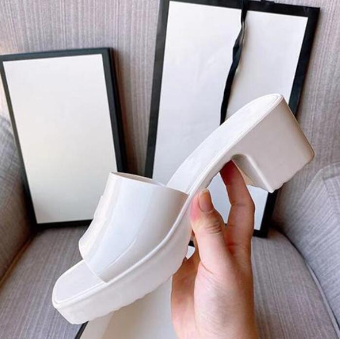 2021 Women Slippers Thick Bottom Sandals Chunky Rubber Slides Platform Alphabet Lady Slipper Bright leather Heel Sandal Fadhion Beach Shoes with boxx, Color 7
2021 Women Slippers Thick Bottom Sandals Chunky Rubber Slides Platform Alphabet Lady Slipper Bright leather Heel Sandal Fadhion Beach Shoes with boxx, Color 7