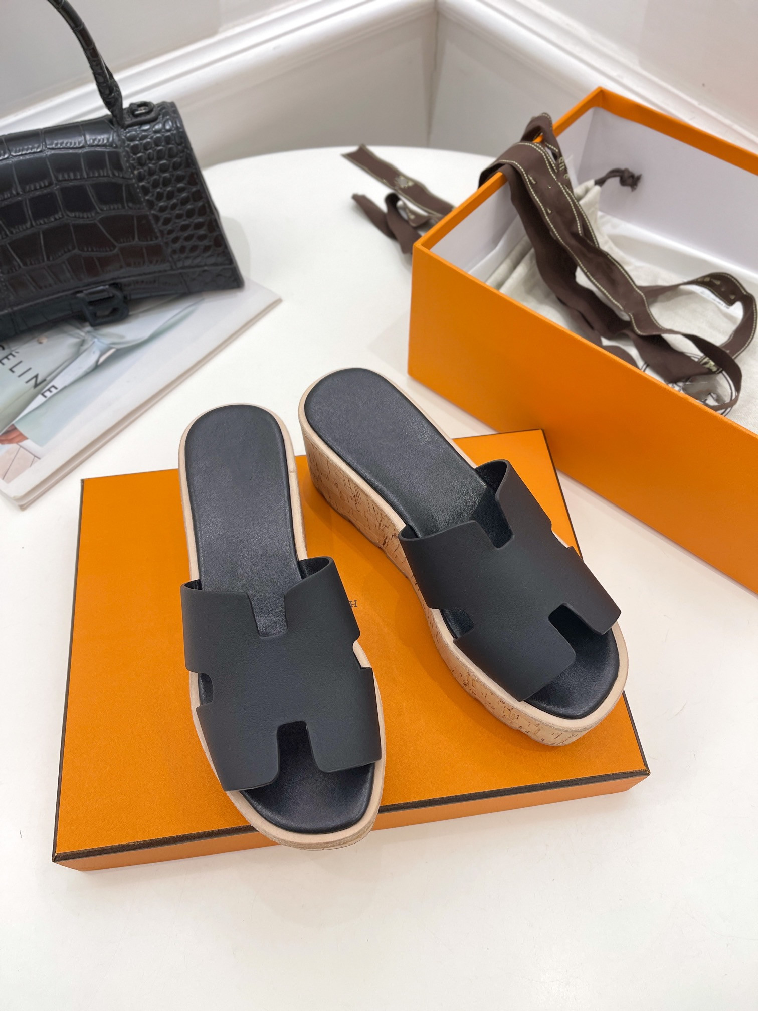 Women Platform Slippers Wedges High Heel Sandals Open Toe Gorgeous Metallic Dress Shoes Women Size 35-40, Black
Women Platform Slippers Wedges High Heel Sandals Open Toe Gorgeous Metallic Dress Shoes Women Size 35-40, Black