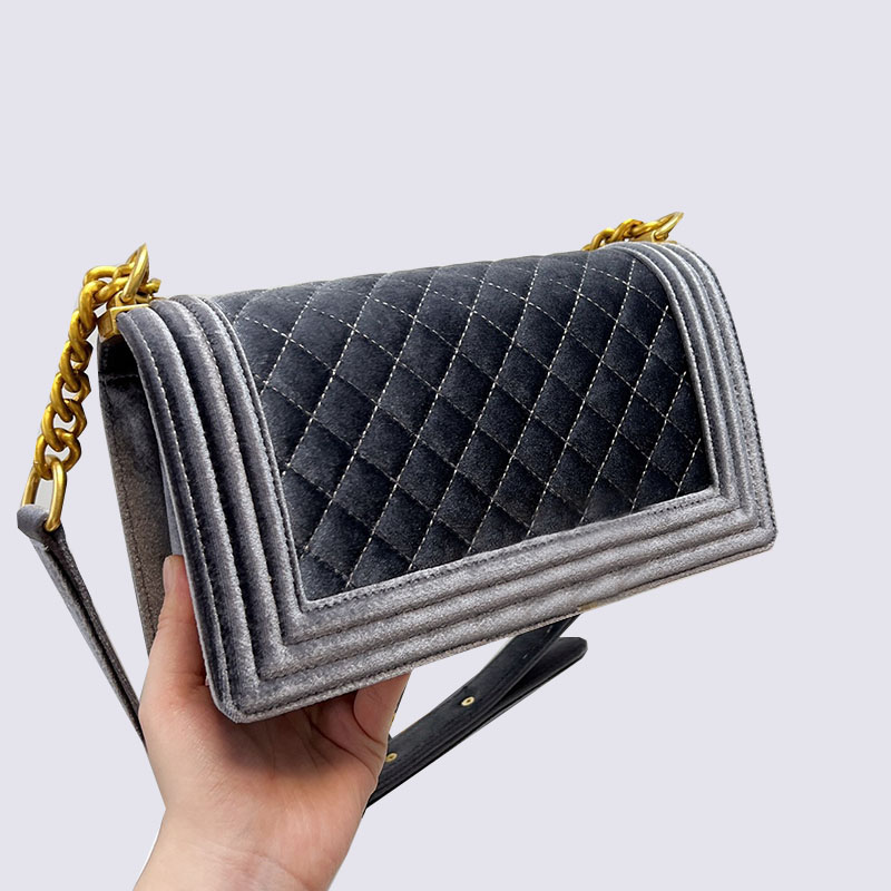 2021 Autumn Winter Velour Women Boy Girls Bag Classic Flap Quilted Gold Metal Hardware With Strass Cross Body Shoulder Famouse Luxury Designer Handbags 25C FOR YOU, Black
2021 Autumn Winter Velour Women Boy Girls Bag Classic Flap Quilted Gold Metal Hardware With Strass Cross Body Shoulder Famouse Luxury Designer Handbags 25C FOR YOU, Black