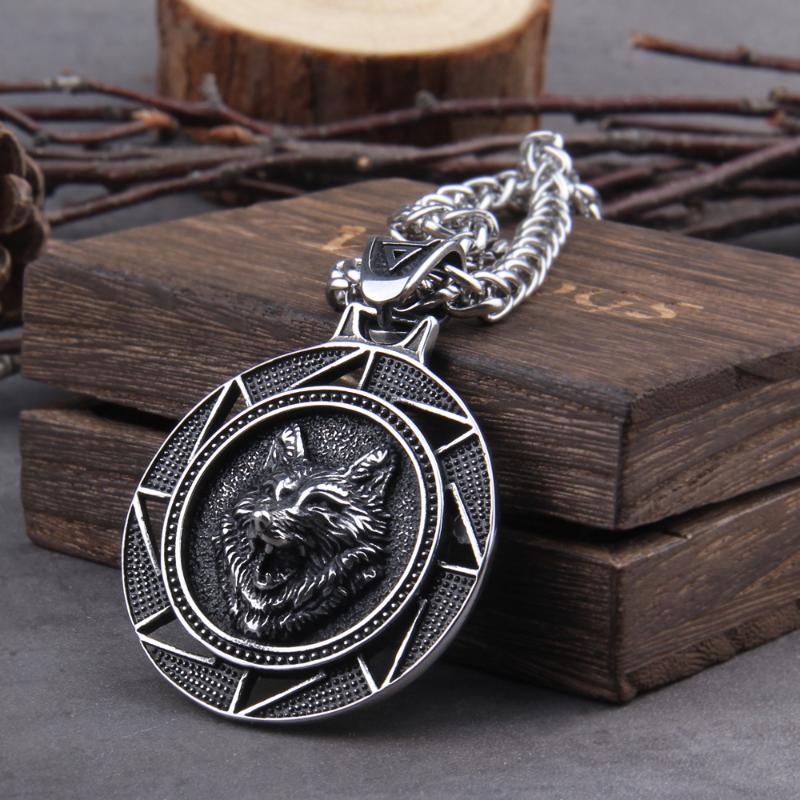Pendant Necklaces Never Fade Men Stainless Steel Wolf Head Norse Viking Necklace Vikings Wooden Box As Christmas Gift
Pendant Necklaces Never Fade Men Stainless Steel Wolf Head Norse Viking Necklace Vikings Wooden Box As Christmas Gift