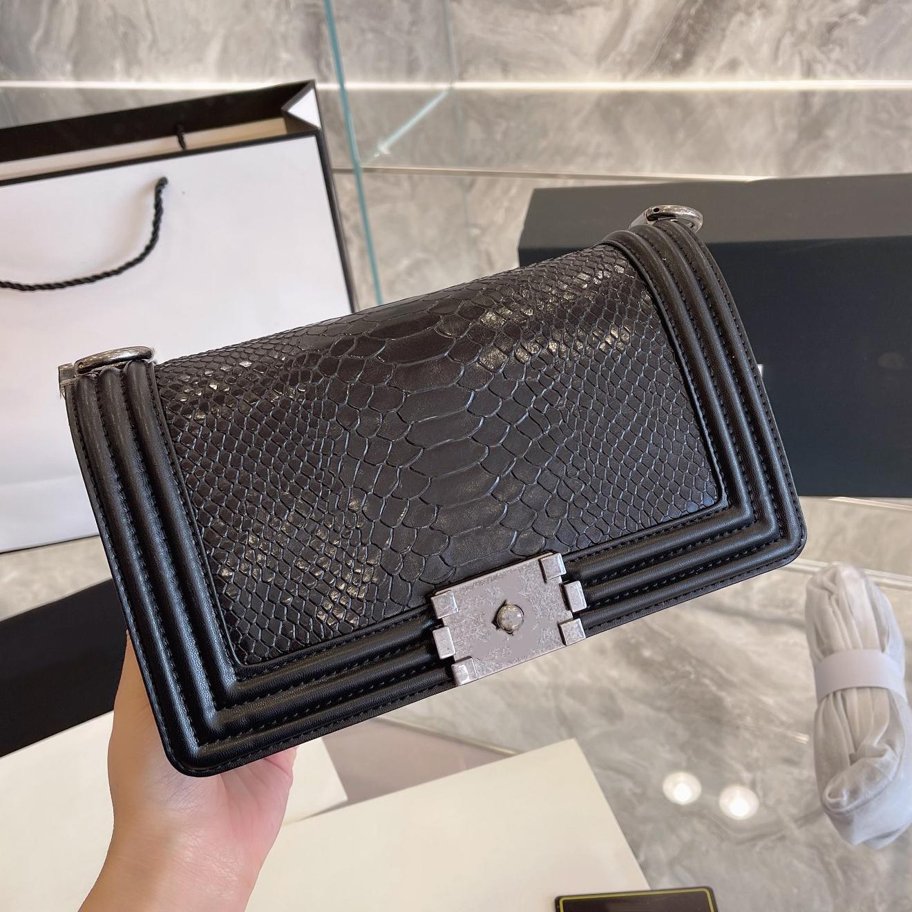 Bags LOUIS LV High Quality Genuine Leather Womens Bag Boy Series Alligator Pattern F/W Fashion Style Shoulder Bag Luxurys De YoZ
Bags LOUIS LV High Quality Genuine Leather Womens Bag Boy Series Alligator Pattern F/W Fashion Style Shoulder Bag Luxurys De YoZ