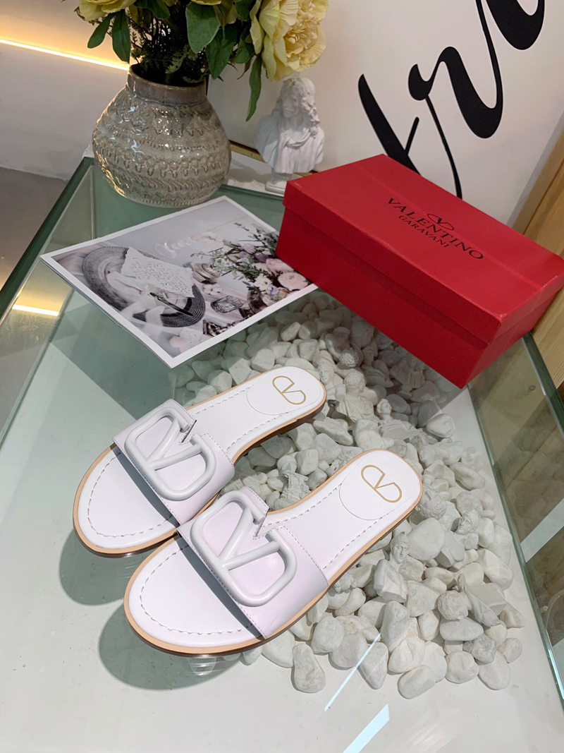 2021 Women luxury designer Beach slippers Summer fashion womens flip flops leather lady Slipper Metal high heels Woman shoes Flat Ladies sli, Black
2021 Women luxury designer Beach slippers Summer fashion womens flip flops leather lady Slipper Metal high heels Woman shoes Flat Ladies sli, Black