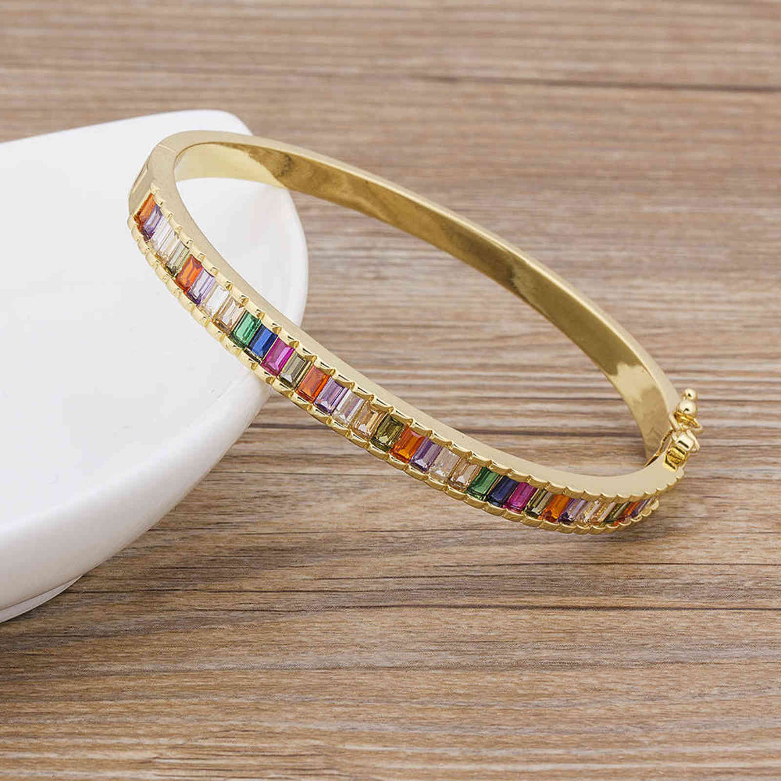 New Fashion Quality Classic Women's Bangles Gold Color Rhinestone Bracelet Cuff Simple Trendy Rainbow Jewelry Gift 
New Fashion Quality Classic Women's Bangles Gold Color Rhinestone Bracelet Cuff Simple Trendy Rainbow Jewelry Gift