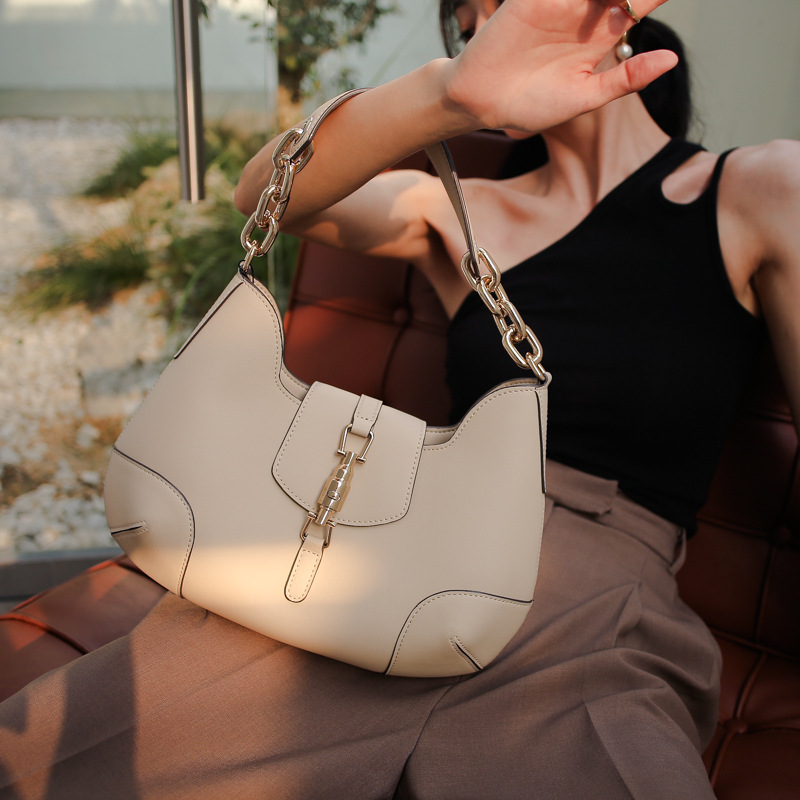 Crossbody Bag Travel Bags Clutch Handbag Purse Fashion Hardware Envelope Flap Letter Embroidery Women Postman Retro Messenger Canvas Top Qua
Crossbody Bag Travel Bags Clutch Handbag Purse Fashion Hardware Envelope Flap Letter Embroidery Women Postman Retro Messenger Canvas Top Qua