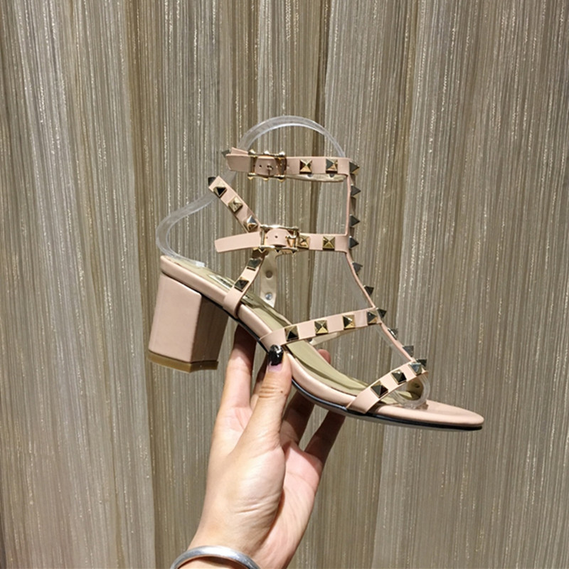 fashion latest most womens high-heeled sandals nude fashion ankle shoes with rivets Palace style buckle strap, Champagne
fashion latest most womens high-heeled sandals nude fashion ankle shoes with rivets Palace style buckle strap, Champagne