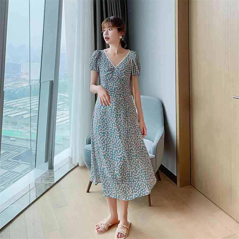 Daisy maxi floral dress for women Summer Short Sleeve V neck Polyester Ladies Sexy flower print Loose Long Dresses 210602, Blue
Daisy maxi floral dress for women Summer Short Sleeve V neck Polyester Ladies Sexy flower print Loose Long Dresses 210602, Blue