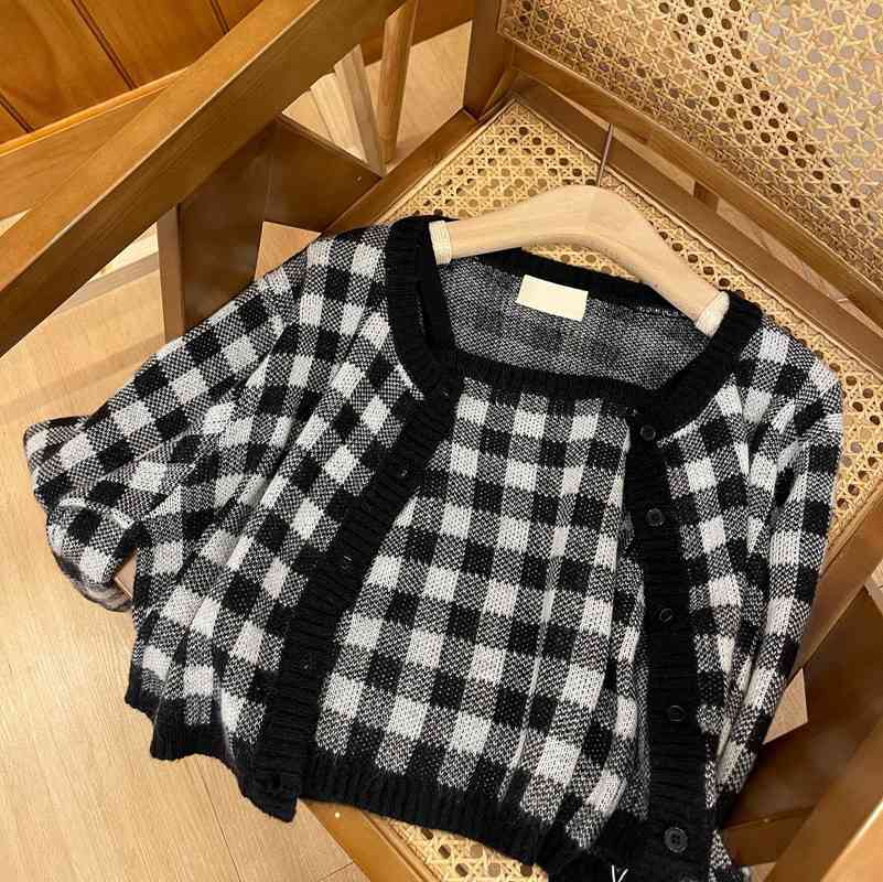 Jumpers O Neck Long Sleeve Contrast Sweater Black White Plaid Cardigan Jacket Sexy Crop Top Retro Japan Style Chic Sweet Fashion 210429
