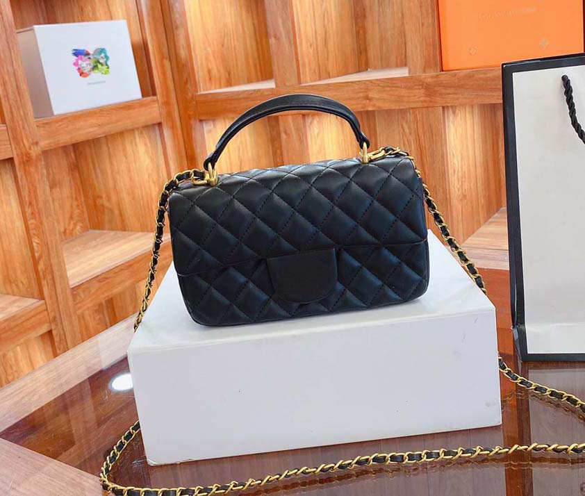 TOP Designer Bags Women Handbag Crossbody Messenger Shoulder Chain Bag Good Quality Leather Purses Ladies High Capacity V-shape Rhombic Grid 0a, #8 dust bag
TOP Designer Bags Women Handbag Crossbody Messenger Shoulder Chain Bag Good Quality Leather Purses Ladies High Capacity V-shape Rhombic Grid 0a, #8 dust bag