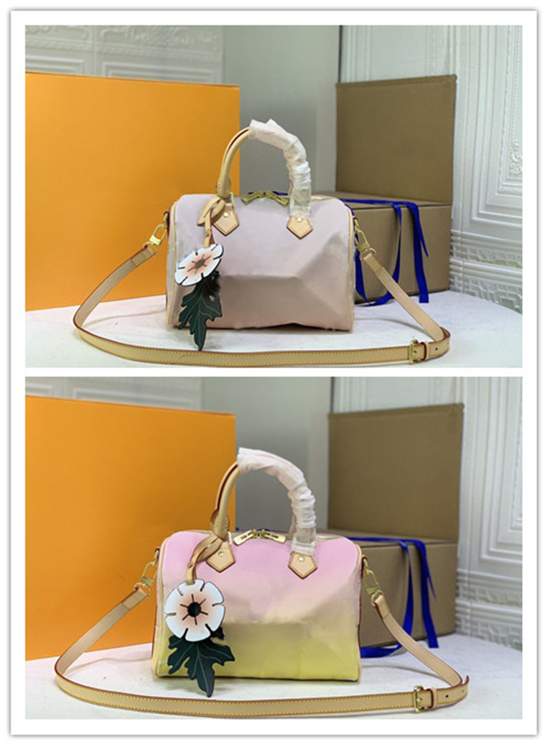 Designer Luxury Speedy Bandouliere 25 M45724 Rose clair Giant Express Hand Bag 2021 Size:25.0 x 19.0 x 15.0CM, Don't pay it
Designer Luxury Speedy Bandouliere 25 M45724 Rose clair Giant Express Hand Bag 2021 Size:25.0 x 19.0 x 15.0CM, Don't pay it