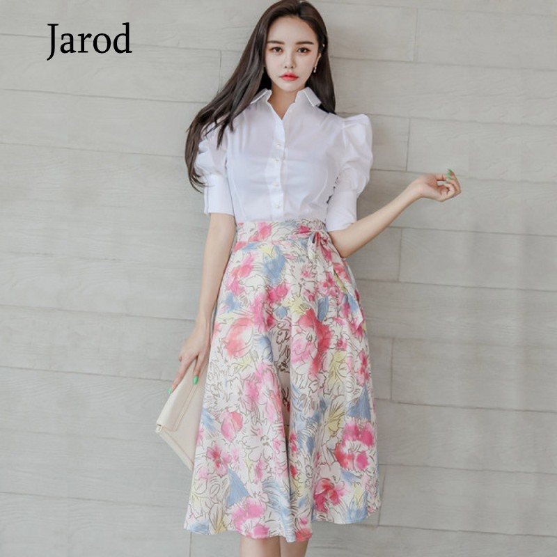 fashion Summer Two-Piece Set Women Sweet Style white Puff sleeve Shirt Tops+Bow Printed Midi skirt Women's Suits 210518, Photo color
fashion Summer Two-Piece Set Women Sweet Style white Puff sleeve Shirt Tops+Bow Printed Midi skirt Women's Suits 210518, Photo color