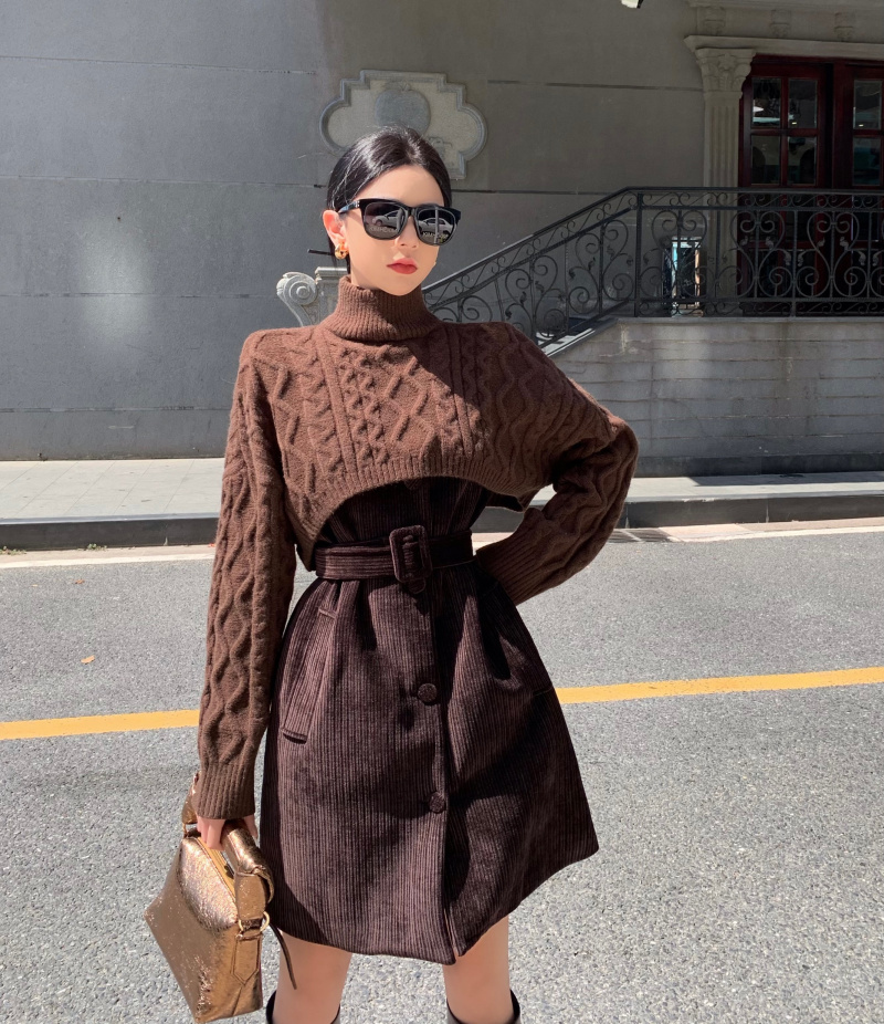 Woman Casual Dresses autumn/winter knitted long-sleeved cape shawl vest dress two-piece women, Black
Woman Casual Dresses autumn/winter knitted long-sleeved cape shawl vest dress two-piece women, Black