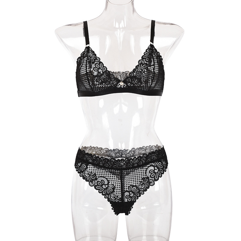 2-piece ace Bra Set Women Embroidery Transparent Bra Wireess + Panty Sexy Underwear Set adies ingerie Set, Black
2-piece ace Bra Set Women Embroidery Transparent Bra Wireess + Panty Sexy Underwear Set adies ingerie Set, Black