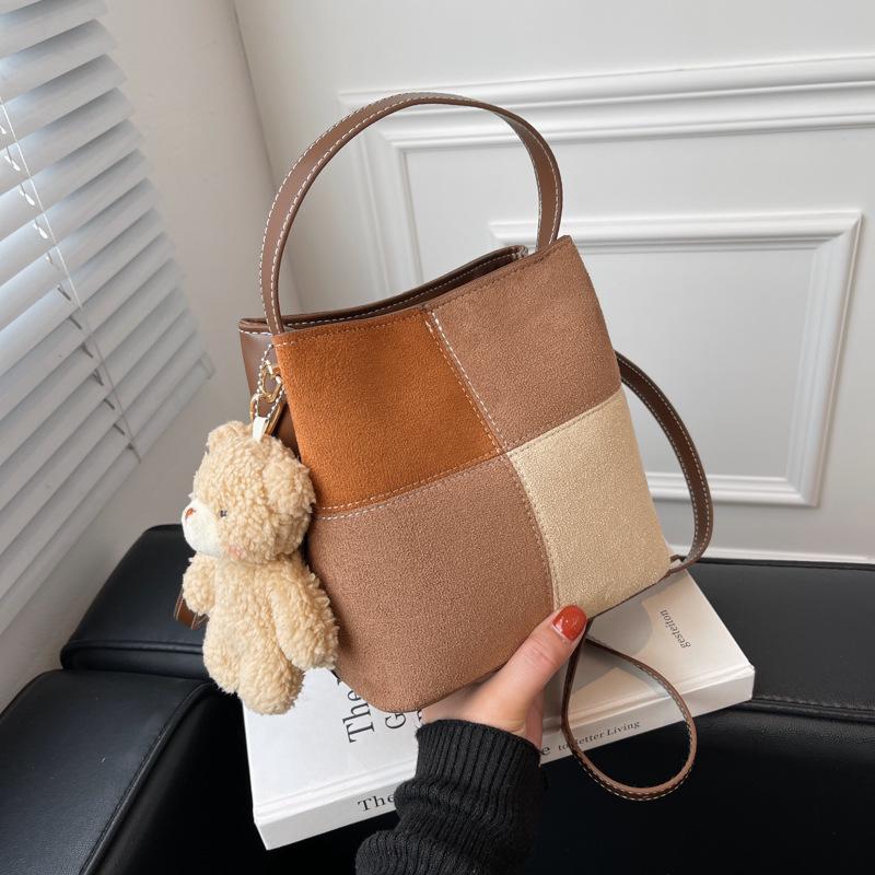 Evening Bags Luxury Handbags Women Designer Crossbody Fashion Handbag 2022 Female Bag Stitching Shoulder Bucket, Black
Evening Bags Luxury Handbags Women Designer Crossbody Fashion Handbag 2022 Female Bag Stitching Shoulder Bucket, Black