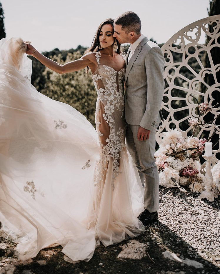 2021 Country Lace Mermaid Wedding Dresses Bridal Gowns Straps Sexy Illusion Appliqued Beads Long Boho Beach Bride Dress Custom Made