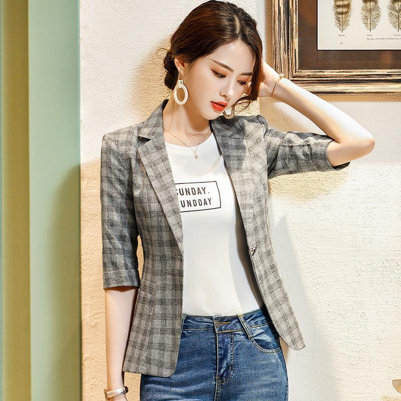 Women' Single Coat 2021 Autumn Fashion Temperament Casual Elegant Slim Lattice Buckle Small Suit Shirt Suits & Blazers
Women' Single Coat 2021 Autumn Fashion Temperament Casual Elegant Slim Lattice Buckle Small Suit Shirt Suits & Blazers