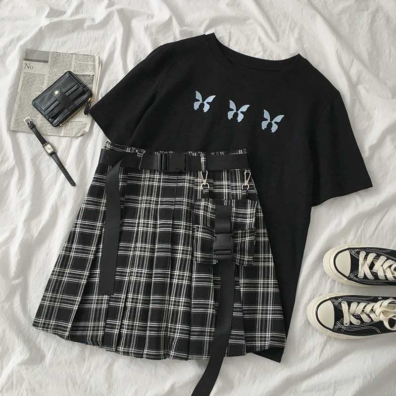 Black Gothic Casual 2 Pieces Skirts Set Women Butterfly Embroidery Short Sleeve T-shirt+High Waist Belt Mini Skirt Matching Set 210708
Black Gothic Casual 2 Pieces Skirts Set Women Butterfly Embroidery Short Sleeve T-shirt+High Waist Belt Mini Skirt Matching Set 210708