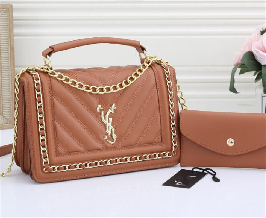 1577 Luxury brand Louisbags_18 Women Luxurys Designers Bags 2021 Crossbody Bag Handbag Handbags Wallet Backpack travel LVLouis&#, Red;black
1577 Luxury brand Louisbags_18 Women Luxurys Designers Bags 2021 Crossbody Bag Handbag Handbags Wallet Backpack travel LVLouis&#, Red;black
