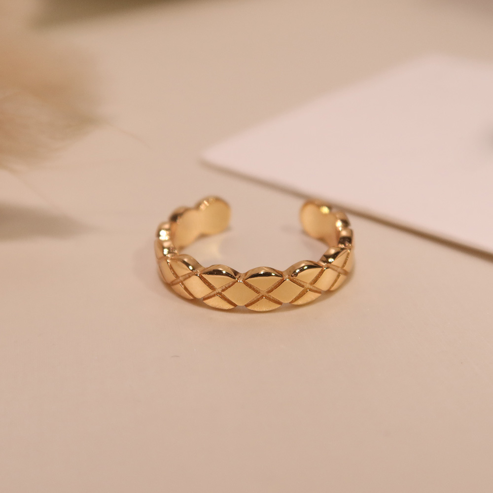 S925 silver Popular fashion brand Rings Cross line design Plaid opening Rings Ladies' ball Fashion celebrity superior quality.
S925 silver Popular fashion brand Rings Cross line design Plaid opening Rings Ladies' ball Fashion celebrity superior quality.