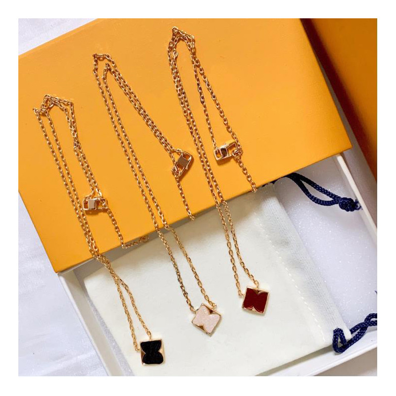 3 Colour Womens Luxurys Designers Necklace Fashion Elegant Four Clover Necklaces For Woman Jewelry Shell Pendants Ladies Brand Amulet, Silver
3 Colour Womens Luxurys Designers Necklace Fashion Elegant Four Clover Necklaces For Woman Jewelry Shell Pendants Ladies Brand Amulet, Silver