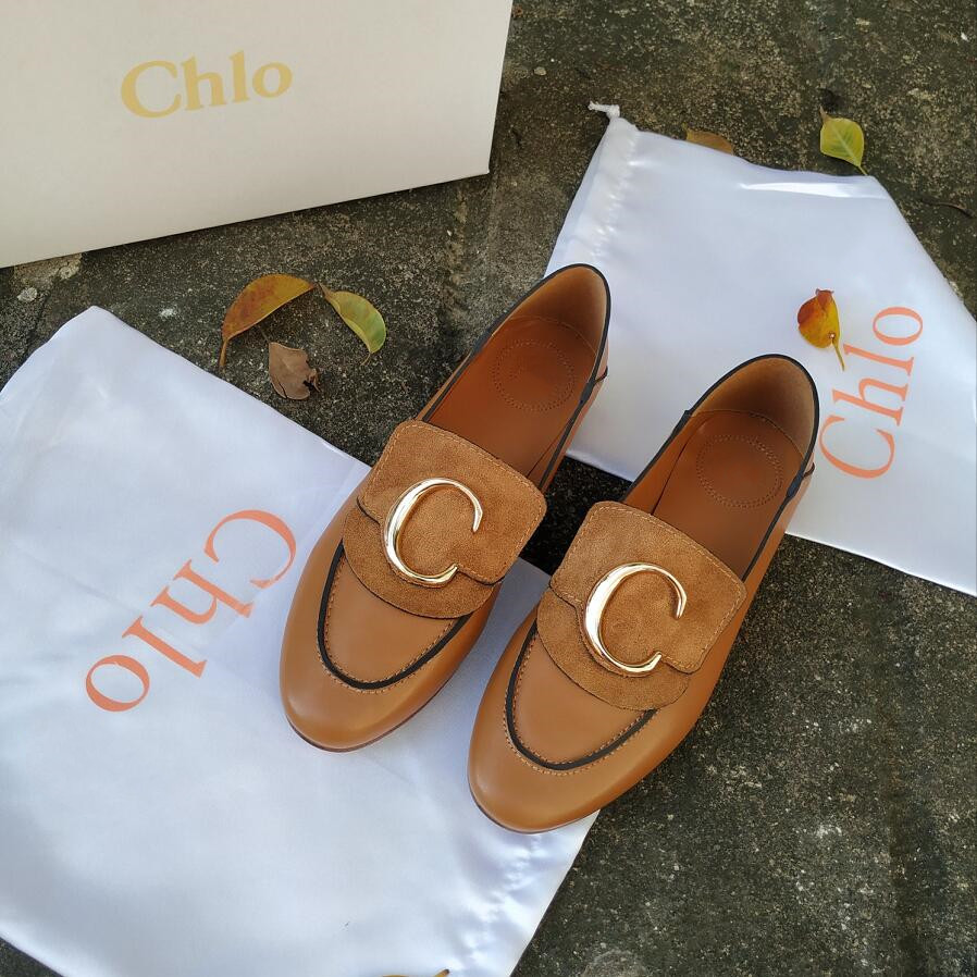 2021 Designer women Flat casual shoes Sheepskin Metal buckle Ladies shoes leather Mules Women Sexy Dress shoes Low Heels size 34-40, Black
2021 Designer women Flat casual shoes Sheepskin Metal buckle Ladies shoes leather Mules Women Sexy Dress shoes Low Heels size 34-40, Black