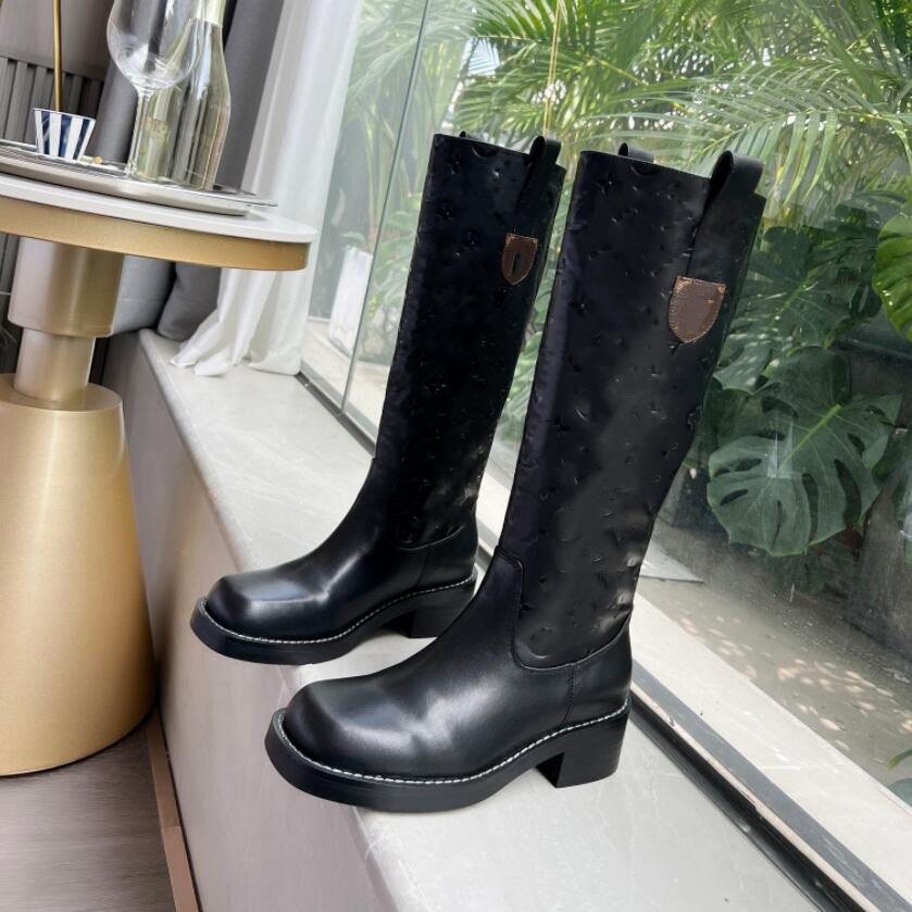 Women Designers Rois Boots Ankle Martin Boots and Nylon Boot military inspired combat boots nylon bouch attached to the ankle with bags, Box
Women Designers Rois Boots Ankle Martin Boots and Nylon Boot military inspired combat boots nylon bouch attached to the ankle with bags, Box